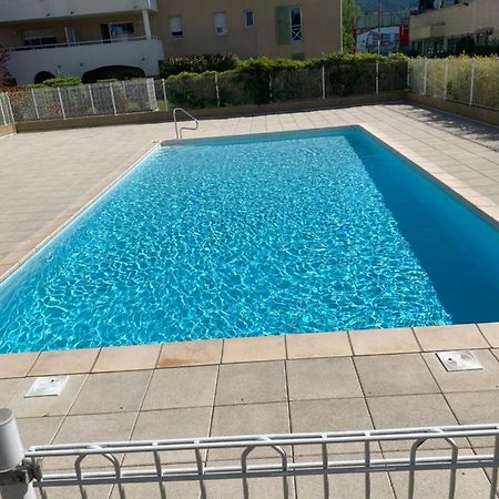 Studio Brignoles Piscine Emplacement Ideal Exteriör bild